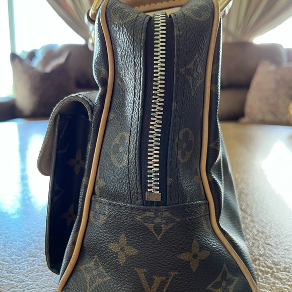 Authentic Louis Vuitton Satchel - Picture 4 of 16